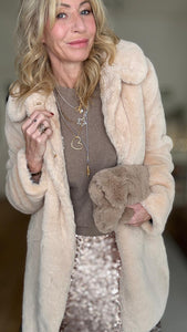 Neutral Clara Coat