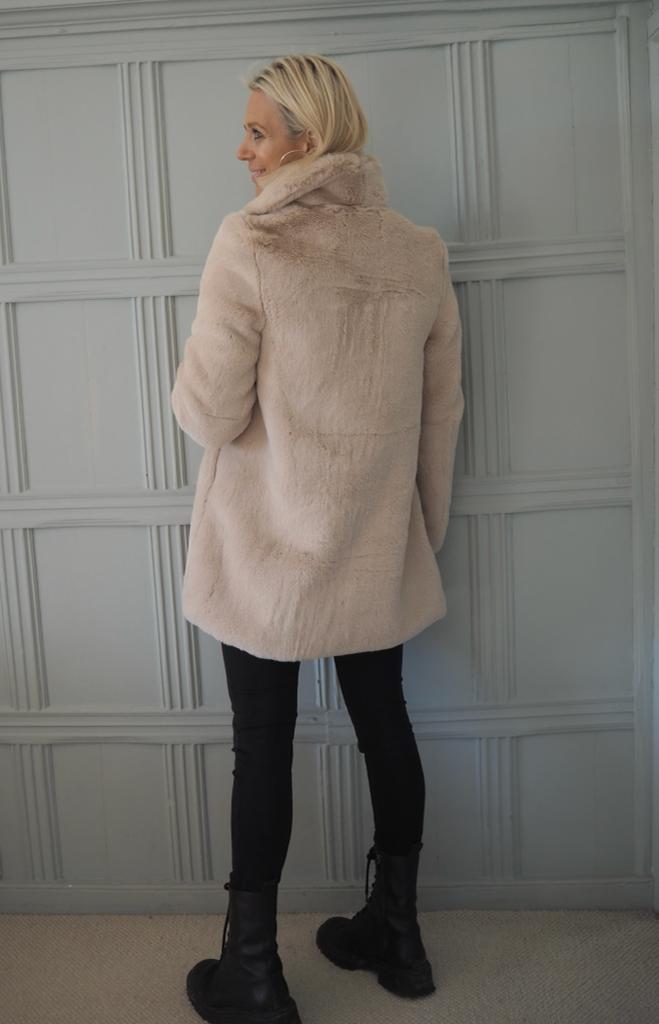 Diffusion Snuggle Coat in Stone